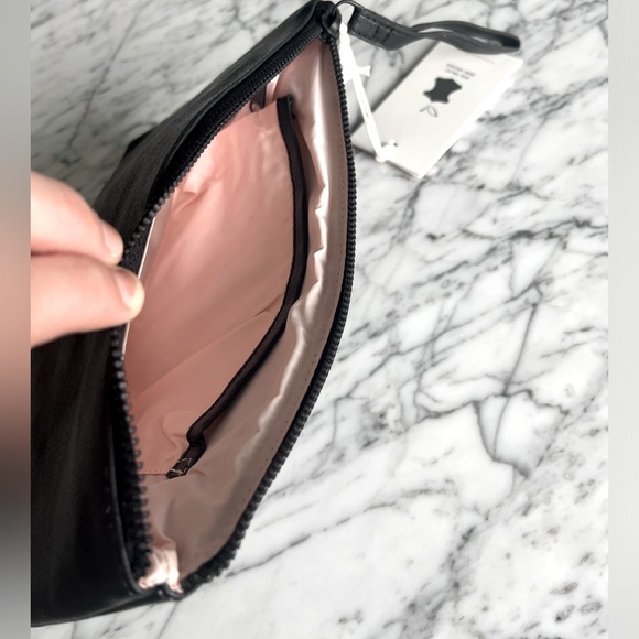 Apple Leather Clutch | Organizer | Black - Picture 5 of 8